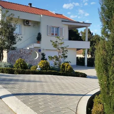 Flowers House On The Island Dugi Otok *