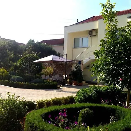 Flowers House On The Island Dugi Otok Žman