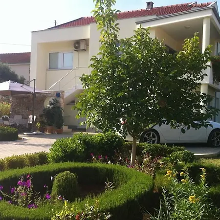 Flowers House On The Island Dugi Otok *