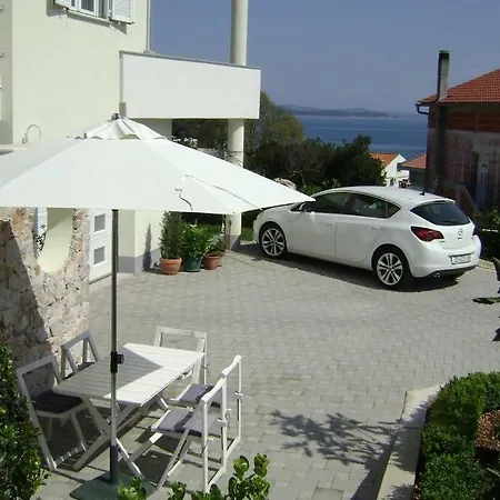 Flowers House On The Island Dugi Otok Διαμέρισμα *