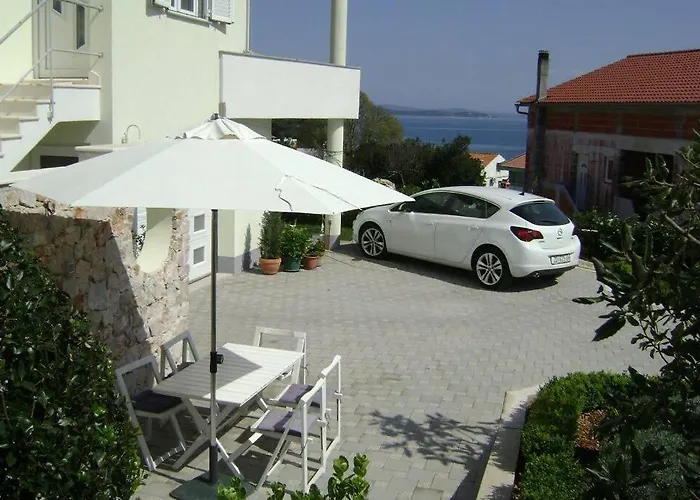 Flowers House On The Island Dugi Otok Διαμέρισμα *