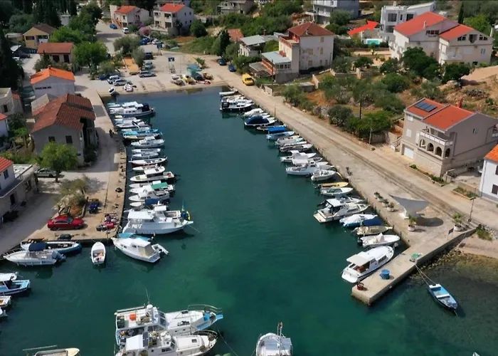 Flowers House On The Island Dugi Otok Διαμέρισμα Žman